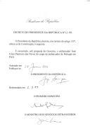 Decreto que exonera, sob proposta do Governo, o embaixador José César Paulouro das Neves do cargo de Embaixador de Portugal em Paris [França].