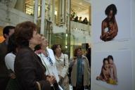 Maria Cavaco Silva participa, em Lisboa, na inauguração da exposição “Mater 2007”, com quadros de Ricardo Passos e fotografias de Vera Eloy, iniciativa em favor da instituição de solidariedade social “Ajuda de Mãe”, a 4 de maio de 2007