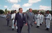 O Presidente da República e Senhora de Jorge Sampaio presidem às cerimónias de despedida do Presidente do Uruguai, Julio Maria Sanguinetti, no Palácio Nacional de Queluz, a 20 de julho de 1998