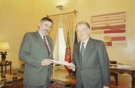 Audiência concedida pelo Presidente da República, Jorge Sampaio, ao Embaixador de Portugal em Camberra, José Ernst Henzler Vieira Branco, a 2 de fevereiro de 2001