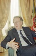 Fotografias do Presidente da República, Jorge Sampaio, no Gabinete Oficial do Presidente da República, em abril de 2000