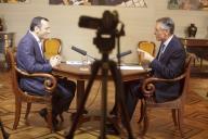O Presidente da República, Aníbal Cavaco Silva, concede uma entrevista ao jornalista da TSF, Paulo Baldaia, a 27 de fevereiro de 2012