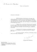 Carta do Presidente da República Francesa, François Mitterrand, dirigida ao Presidente da República Portuguesa, Ramalho Eanes, agradecendo votos de felicitações que lhe foram endereçados por ocasião da sua tomada de posse.