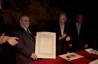 Deslocação do Presidente da República, Jorge Sampaio, ao Museu Militar, por ocasião da entrega do Prémio Pessoa 2004 ao escritor Mário Cláudio, a 6 de junho de 2005