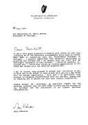 Carta da Presidente da Irlanda, Mary Robinson, agradecendo a carta de 14 de julho de 1992 do Presidente Mário Soares e confirmando a sua vinda a Portugal para uns dias de férias e aceitando o convite para jantar num dos dias da estadia.