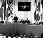 O Presidente da República, Ramalho Eanes a discursar na cimeira da NATO, que se realizou em Londres, entre 9 e 11 de maio de 1977