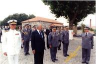 O Presidente da República, Mário Soares, entre oficiais das forças armadas