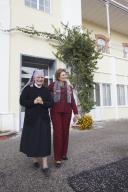 A Dra. Maria Cavaco Silva visita a “Residência de Velhinhos” da Congregação das Irmãzinhas dos Pobres, em Campolide, Lisboa, para entrega de donativos, a 12 de fevereiro de 2015