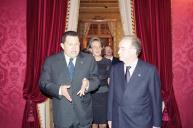 O Presidente da República, Jorge Sampaio, oferece um jantar em honra do Presidente da Venezuela, Hugo Chávez, no Palácio Nacional da Ajuda, a 18 de outubro de 2001
