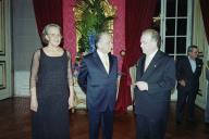 O Presidente da República e Senhora de Jorge Sampaio oferecem um banquete em honra do Presidente da República da Roménia, Ion Iliescu, no Palácio Nacional da Ajuda, a 30 de outubro de 2003